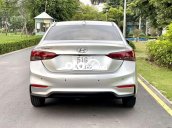 Cần bán gấp Hyundai Accent MT đời 2018, màu bạc, giá 385tr