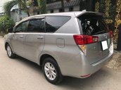 Cần bán gấp Toyota Innova 2.0E 2017, màu xám còn mới, 535tr