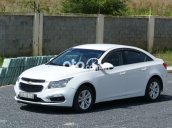 Cần bán Chevrolet Cruze năm sản xuất 2019, màu trắng  