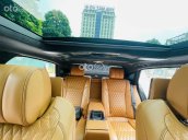 Jaguar XJL 3.0 model 2017, màu đen, xe nhập