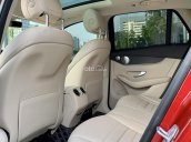 GLC 300 4Matic model 2020 đỏ, nội thất kem