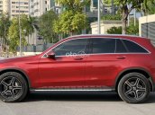 GLC 300 4Matic model 2020 đỏ, nội thất kem