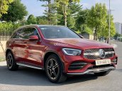 GLC 300 4Matic model 2020 đỏ, nội thất kem