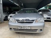 Xe Chevrolet Alero sản xuất năm 2011, màu bạc còn mới