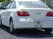 Cần bán Chevrolet Cruze năm sản xuất 2019, màu trắng  