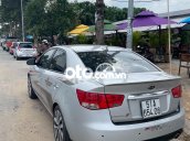 Cần bán Kia Forte đời 2013, màu bạc còn mới, giá chỉ 290 triệu