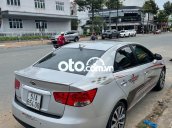 Cần bán Kia Forte đời 2013, màu bạc còn mới, giá chỉ 290 triệu