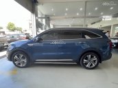 Cần bán lại xe Kia Sorento đời 2021, màu xanh lam