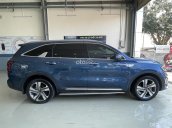 Cần bán lại xe Kia Sorento đời 2021, màu xanh lam