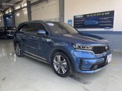 Cần bán lại xe Kia Sorento đời 2021, màu xanh lam