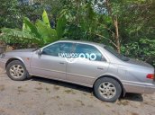 Bán ô tô Toyota Camry 2000, màu bạc