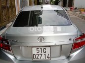 Cần bán Toyota Vios 1.5E năm sản xuất 2018, màu bạc xe gia đình