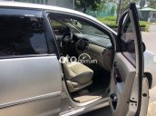 Cần bán Toyota Innova sản xuất 2015, màu bạc còn mới, giá 370tr