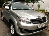 Cần bán Toyota Fortuner đời 2013, màu bạc còn mới