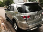 Cần bán Toyota Fortuner đời 2013, màu bạc còn mới