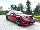 Chỉ bỏ ra chưa đến 200tr bạn đã sở hữu được chiếc Mercedes C300 AMG màu đỏ nội thất đen, thể thao đầy cá tính