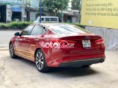 Cần bán Kia Optima 2.0AT sản xuất 2017, màu đỏ