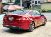 Cần bán Kia Optima 2.0AT sản xuất 2017, màu đỏ