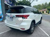 Bán xe Toyota Fortuner 2020, màu trắng còn mới