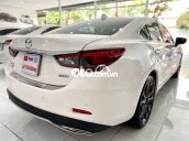 Cần bán gấp Mazda 6 năm 2015, màu trắng