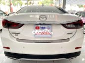 Cần bán gấp Mazda 6 năm 2015, màu trắng