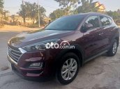 Cần bán lại xe Hyundai Tucson sản xuất 2021, màu đỏ còn mới