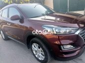 Cần bán lại xe Hyundai Tucson sản xuất 2021, màu đỏ còn mới