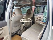 Cần bán Nissan Grand livina năm sản xuất 2010, màu vàng cát