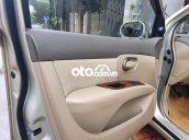 Cần bán Nissan Grand livina năm sản xuất 2010, màu vàng cát