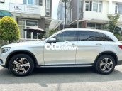 Cần bán xe Mercedes GLC 250 sản xuất năm 2017, màu bạc