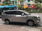 Bán Toyota Innova đời 2016, màu bạc xe gia đình