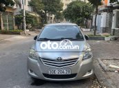 Bán ô tô Toyota Vios đời 2010, màu bạc chính chủ