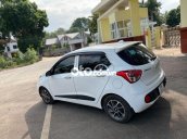 Cần bán xe Hyundai Grand i10 1.2 MT đời 2017, màu trắng