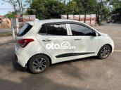 Cần bán xe Hyundai Grand i10 1.2 MT đời 2017, màu trắng