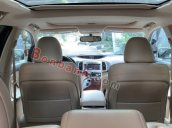 Bán ô tô Toyota Venza đời 2010, màu trắng, nhập khẩu nguyên chiếc, giá chỉ 760 triệu