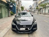 Cần bán xe Mazda 5 đời 2017, màu đen