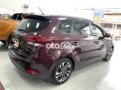 Bán ô tô Kia Rondo sản xuất năm 2018, màu đỏ số sàn giá cạnh tranh