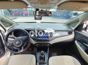 Cần bán Kia Rondo 2.0MT năm sản xuất 2020, màu trắng số sàn