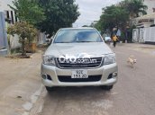 Bán Toyota Hilux sản xuất năm 2011, màu bạc, xe nhập, giá tốt