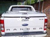 Cần bán gấp Ford Ranger năm 2017, màu trắng còn mới