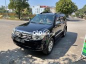 Cần bán gấp Toyota Fortuner sản xuất năm 2009, màu đen giá cạnh tranh