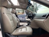 Bán Hyundai Elantra 2.0 AT đời 2018, màu trắng