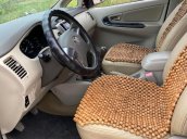 Bán Toyota Innova 2.0E 2015, màu bạc  