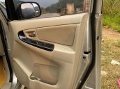 Bán Toyota Innova 2.0E 2015, màu bạc  