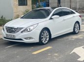 Cần bán xe Hyundai Sonata 2.0 AT đời 2011, màu trắng, nhập khẩu  