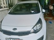 Cần bán gấp Kia Rio sản xuất năm 2016, màu trắng xe gia đình, 320tr