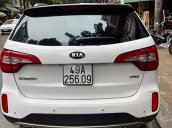 Cần bán lại xe Kia Sorento sản xuất 2019, màu trắng, giá chỉ 830 triệu