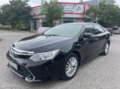 Cần bán Toyota Camry sản xuất 2017 mới 95% giá 825tr, liên hệ em để xem xe tại Lục Nam BG, em Tân
