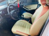 Cần bán xe Kia Cerato 1.6 MT năm sản xuất 2018, màu trắng  