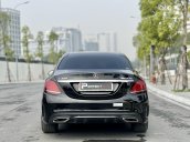 Cần bán Mercedes C300 AMG sản xuất 2019, bản nâng cấp full option